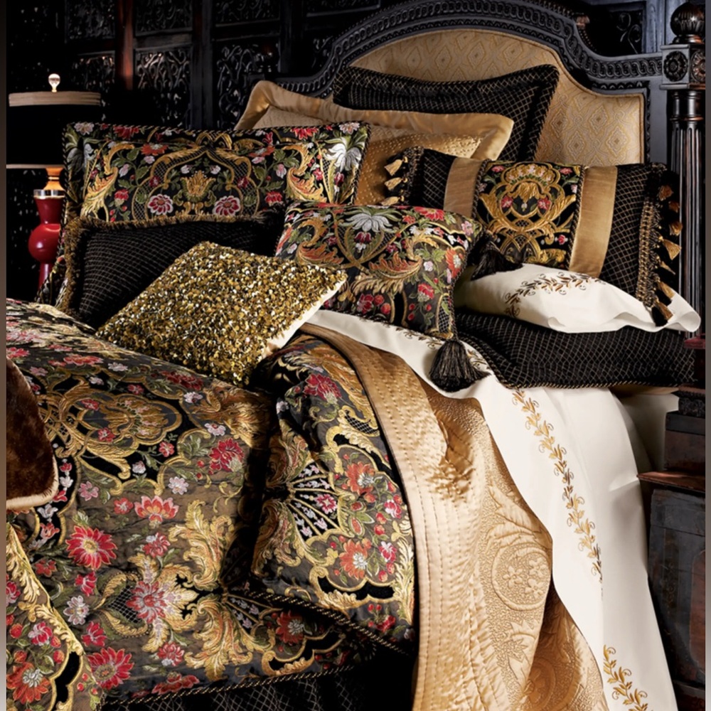 Lili Alessandra Gold Pillow Collection